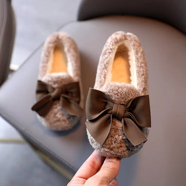 Leuke prinsessenslippers met vlinderdas